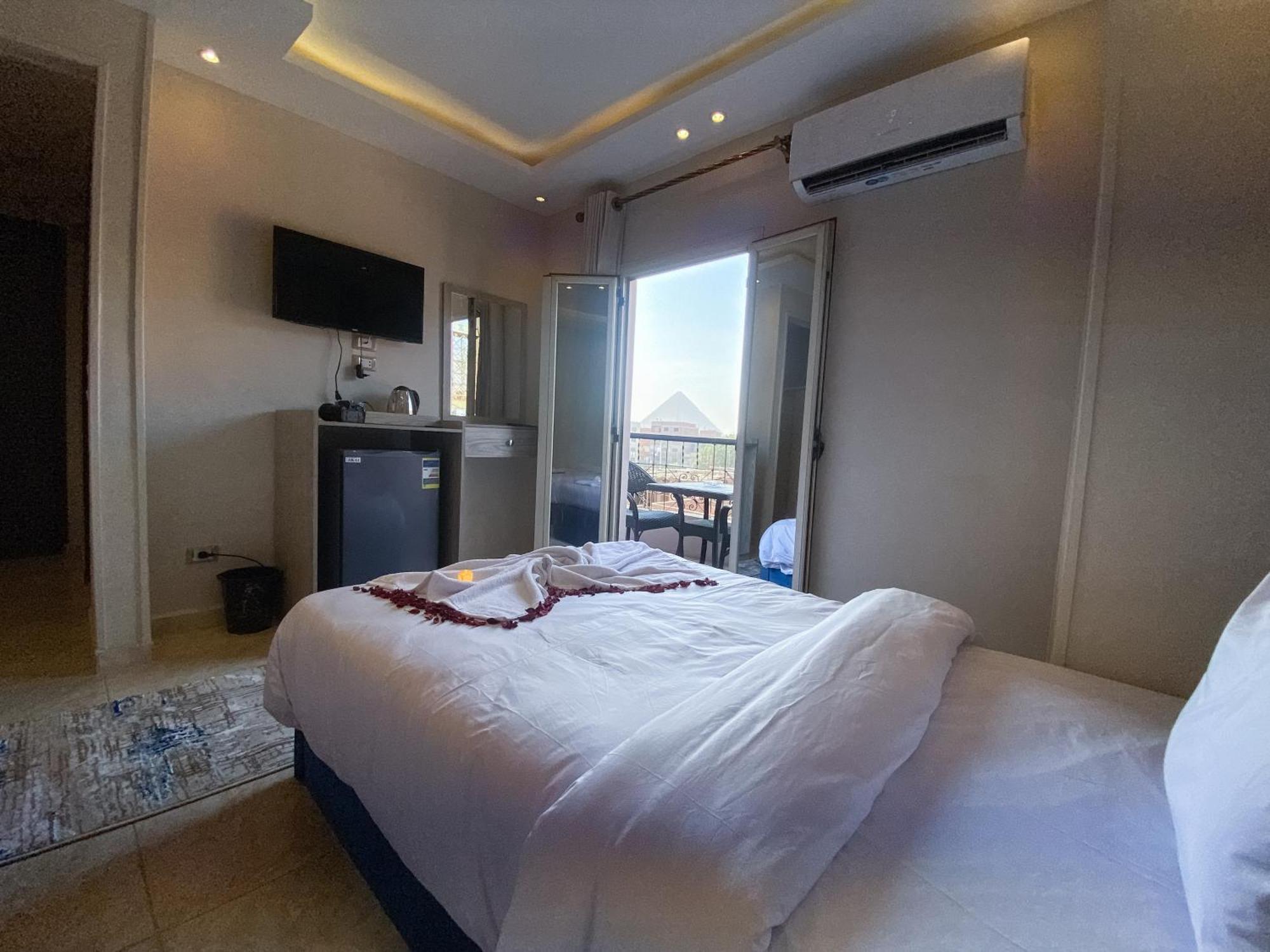 Young Pharaoh View Inn Cairo Exterior photo
